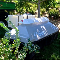 Farm Yard Sprayer, 3 Nozzle 25USGal Tank Farm Yard Sprayer, 3 Nozzle 25USGal Tank